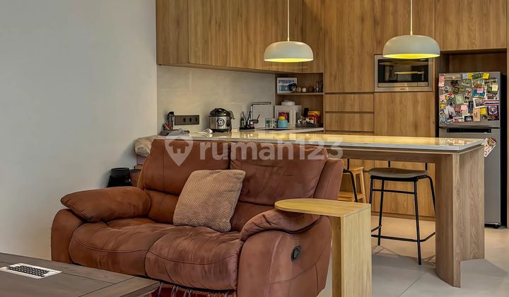 Dijual Rumah Modern Semi Furnished Lokasi Strategis di Petukangan 2