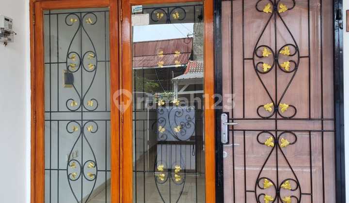 Dijual Rumah Baru Renovasi Semi Furnished - Blok Thb, Bekasi 2
