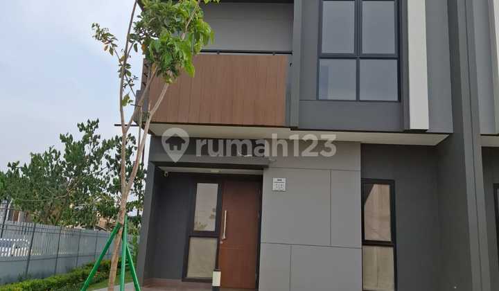 For Rent New 2-Story House in Summarecon Crown Gading – Modern Residence Ready to Live In!