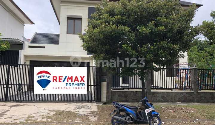 Dijual Rumah 2 Lt Hoek Mewah Pinggir Jalan Semi Furnish - Harapan Indah Dijual Rumah 2 Lt Hoek Mewah Pinggir Jalan Semi Furnish - Harapan Indah