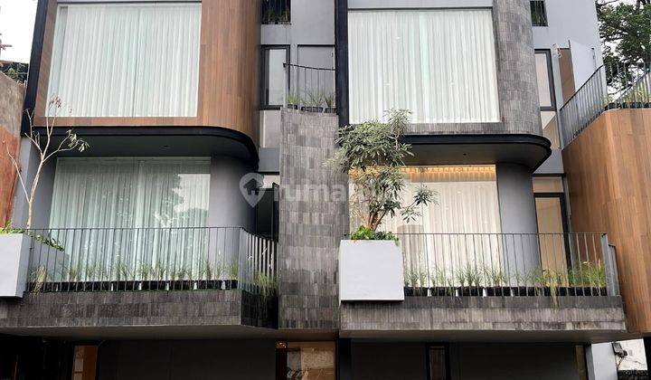 Rumah Desain Townhouse 4 Lantai  Rumah Mewah Lokasi Strategis di Kemang Utara, Jakarta Selatan 1