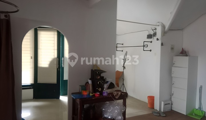 House Suitable for Business on Mainroad Sukajadi Bandung 2