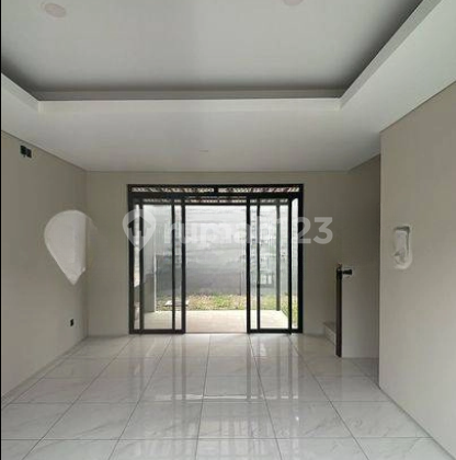 Rumah Mainroad Ada Taman Depan & Belakang di Tatar Punawangi KBP