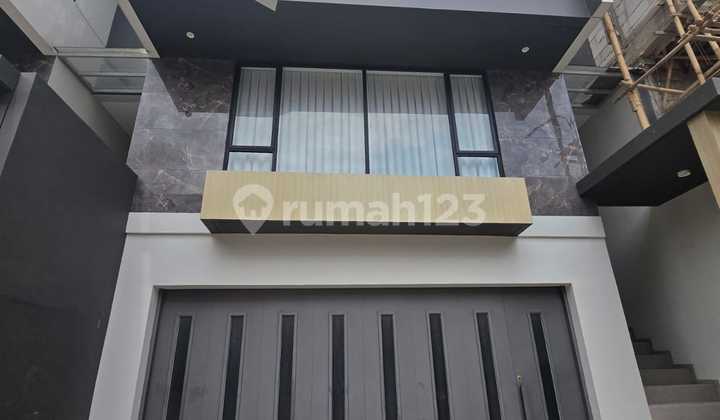 Rumah Baru 2 Lantai di Setraduta D'grande Rumah Baru 2 Lantai di Setraduta D'grande