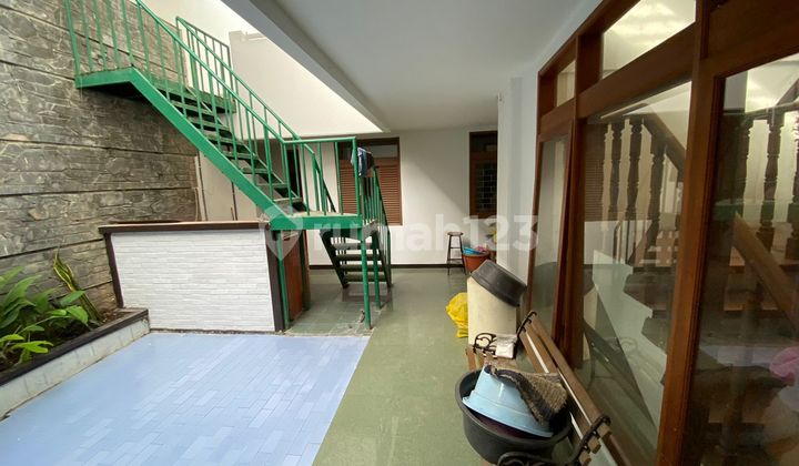 Rumah Nyaman Terawat 2 LT di Setrasari Bandung Rumah Nyaman Terawat 2 LT di Setrasari Bandung