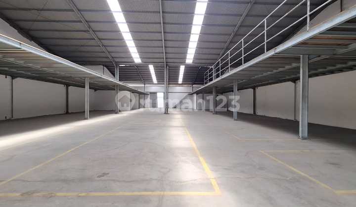 Gudang Mainroad Soetta Dekat Buah Batu Akses Container 40 Ft Gudang Mainroad Soetta Dekat Buah Batu Akses Container 40 Ft