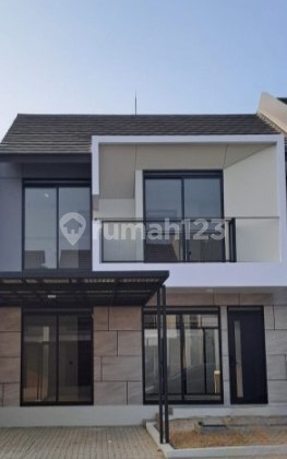 2-Story Modern Tropical House in Tatar Punawangi, Kbp