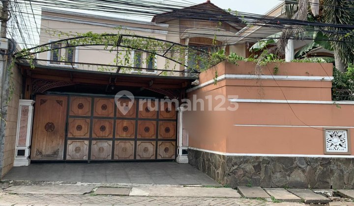Luxury House with Swimming Pool in Pasar Minggu, South Jakarta 2