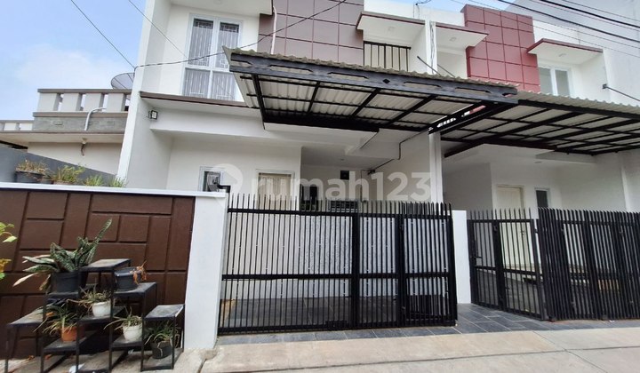 Rumah Masih Baru Siap Huni di Jatiwaringin, Pondok Gede Bekasi Kota. Rumah Masih Baru Siap Huni di Jatiwaringin, Pondok Gede Bekasi Kota.