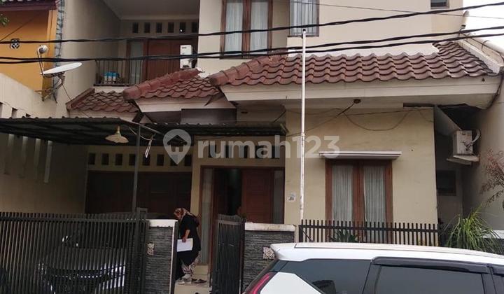 CHEAP SALE 2-STORY STRONG READY-TO-OCCUPY HOUSE IN BINTARA JAYA BEKASI FLOOD-FREE 2