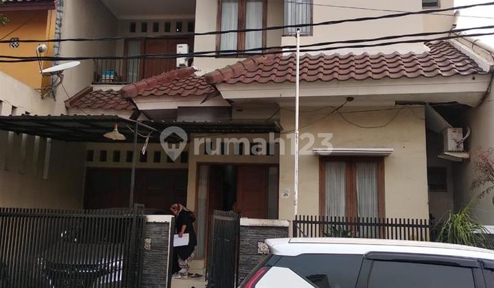 DIJUAL MURAH RUMAH 2 LANTAI KOKOH SIAP HUNI DI BINTARA JAYA BEKASI BEBAS BANJIR 