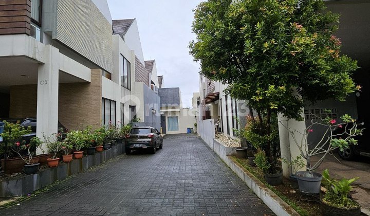 For Sale Fast Comfortable Residence in Private Cluster Jagakarsa South Jakarta 2