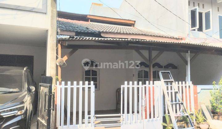 Rumah Dalam Komplek Dekat Plaza Pondok Gede  1