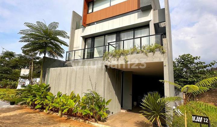 House in a Cluster near Rawamangun