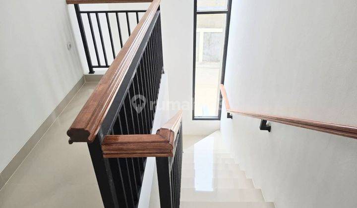 Rumah Dalam Cluster Nempel Bsd Pinggir Jalan Raya 2