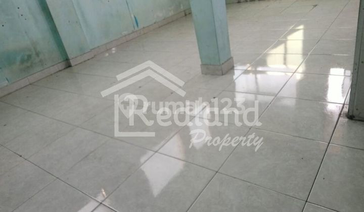Ruang Usaha di Daerah Gayamsari , Semarang ( Jo 8580 ) 2