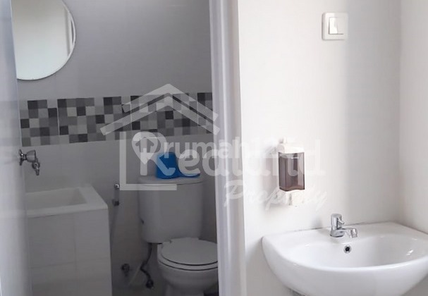 Ruko bagus 131 m2 di Bizzpark Madukoro , Semarang Lk 5012  2