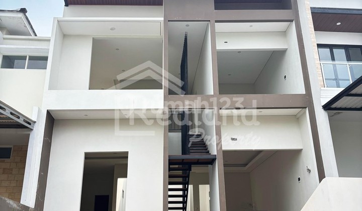 Rumah di Ivy Park , Bsb City Semarang ( Me 7667 ) 1
