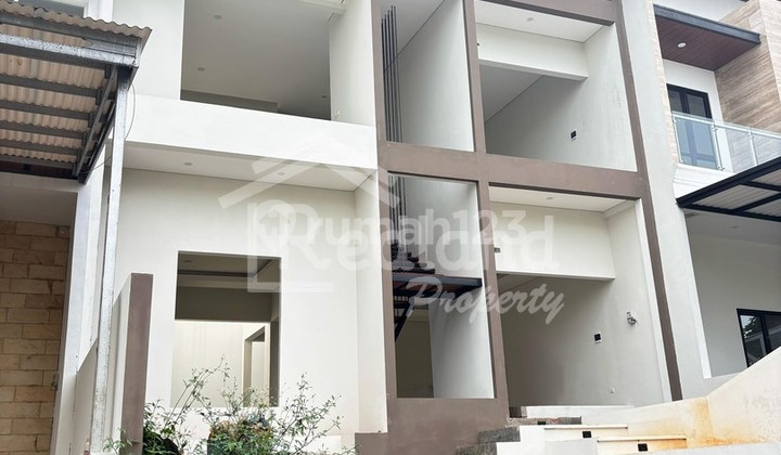 Rumah di Ivy Park , Bsb City Semarang ( Me 7667 ) 2