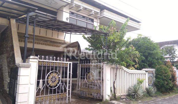 Rumah di Ciliwung , Semarang ( Dn 3925 ) 3