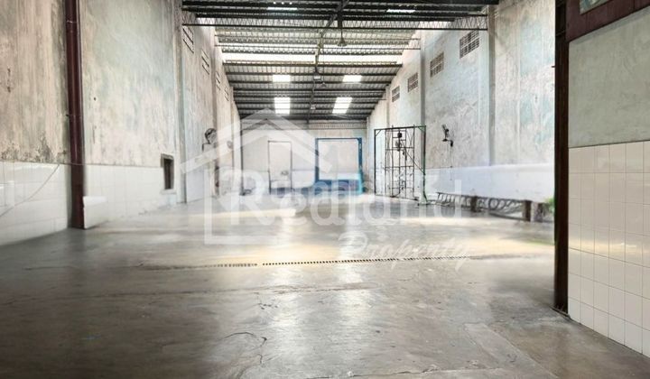 Gudang di Letjen Soeprapto , Semarang ( Tt EL 8100 ) 1