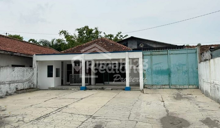 Gudang di JL Soekarno Hatta , Kendal ( Me 7765 )