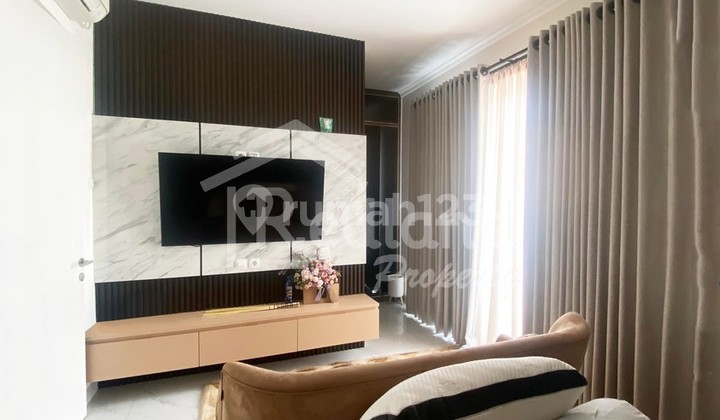 Rumah di Perum Paramount Village , Semarang ( Me 7771 ) 2