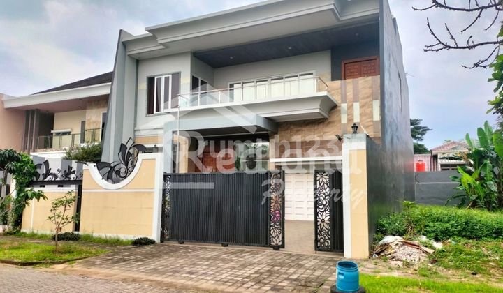 Rumah di Padma Boulevard , Semarang ( Me 8652 )