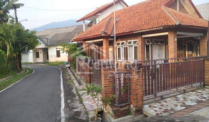 Rumah Bagus Suasana Pedesaan Dekat Jalan Raya di Ungaran Hl 7285