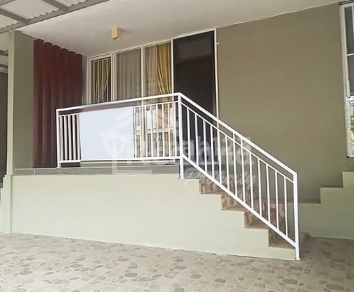 Rumah di Ivy Park BSB City , Semarang ( Me 7693 ) 2