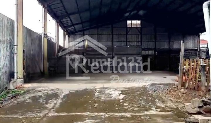 Gudang di Jl Majapahit , Semarang ( Jo 8485S ) 1