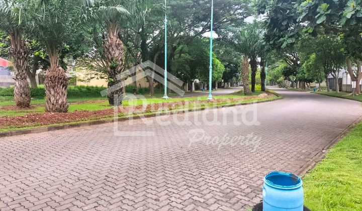 Rumah di Padma Boulevard , Semarang ( Me 8652 ) 2