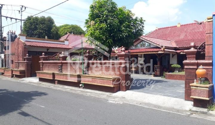 Rumah di Jl Langenastran , Yogyakarta ( Me 8609 ) 2