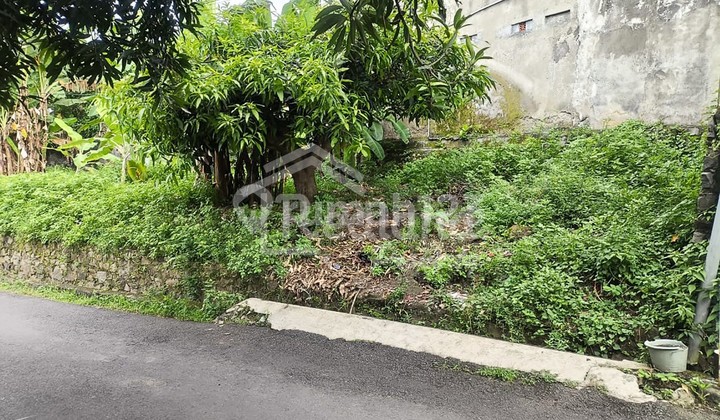 Tanah di daerah Banyumanik , Semarang ( Ni 7599 ) 1