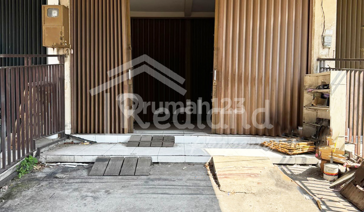 Ruko di Supriyadi , Semarang ( El 7824)