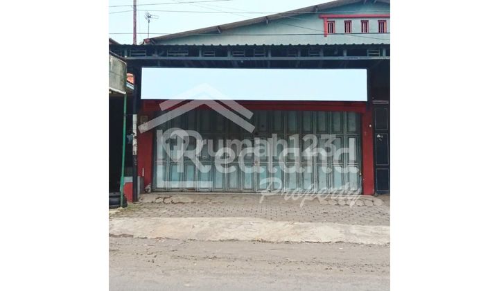 Shop house on Mayjen Sutoyo Street, Wiradesa (Me 7944) 2