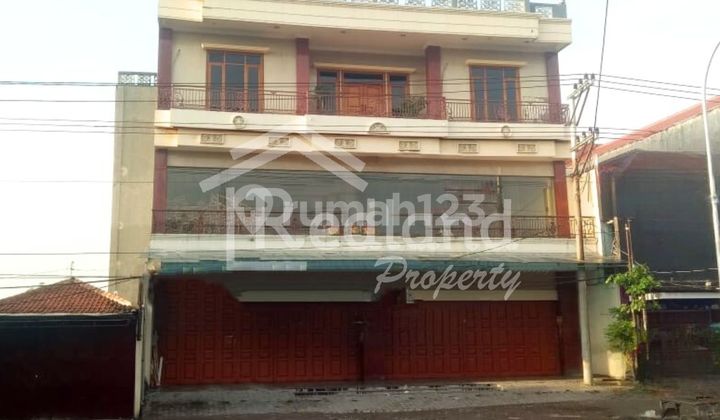 Shop house in Majapahit, Semarang (Me 8025) 1