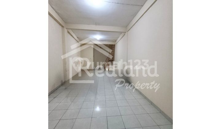 Shophouse in Medoho Area, Semarang (Jo 8569S) 1