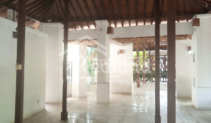 Ruang Usaha di Tentara Pelajar , Semarang ( Jo 8618 ) 1