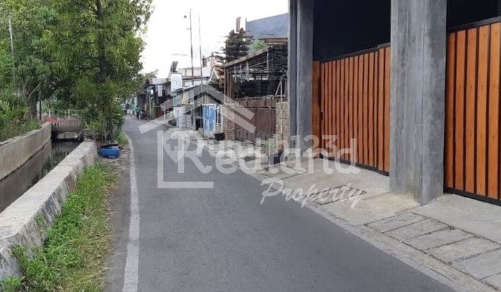 Rumah di Daerah Lamper Tengah , Semarang ( Me 8121 ) 2