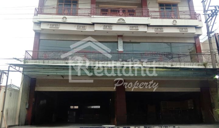 Shop house in Majapahit, Semarang (Me 8025) 2