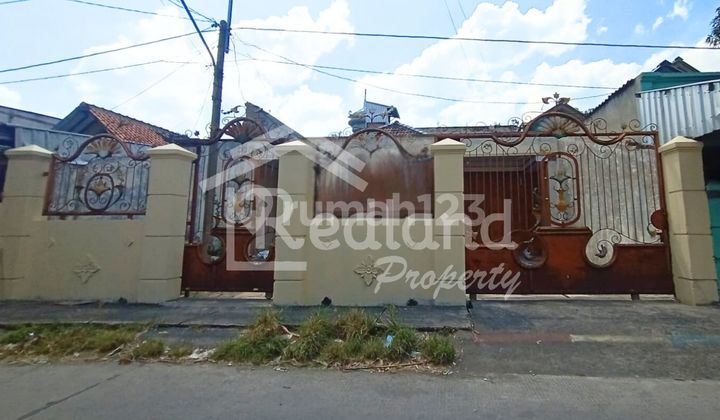 Rumah di Medoho Raya , Semarang ( Me 8180 ) 2