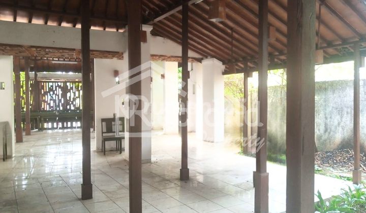 Ruang Usaha di Tentara Pelajar , Semarang ( Jo 8618 ) 2