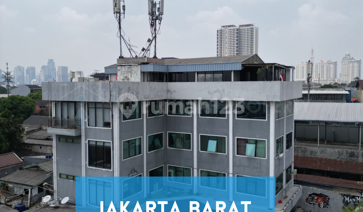 For Sale: Building Suitable for Office or Guesthouse in West Jakarta Near Palmerah