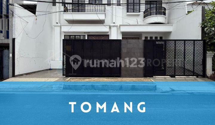New House Tomang West Jakarta, Easy and Strategic Roadside Access