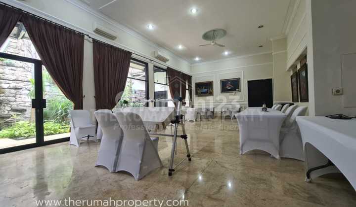 Rumah Satu Lantai Dengan Lokasi Strategis Dekat Kawasan Senayan  13