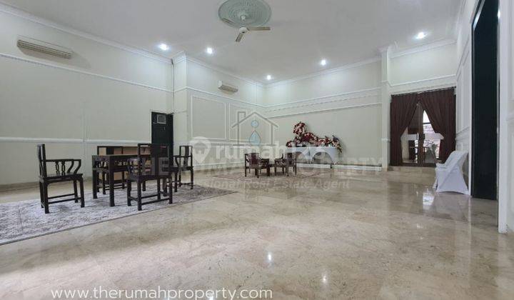 Disewakan Rumah Dengan Halaman Luas Dan Asri di Simprug Golf  14
