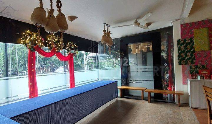 Disewakan Tempat Usaha Dekat Jalan Utama di Kawasan Kebayoran Baru 4