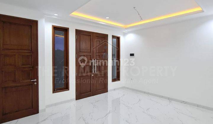 Rumah Baru 3 Lantai Private Pool Modern Klasik Petukangan Area 10