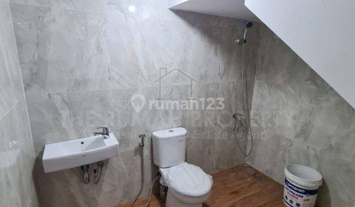 Rumah Baru 3 Lantai Private Pool Modern Klasik Petukangan Area 22